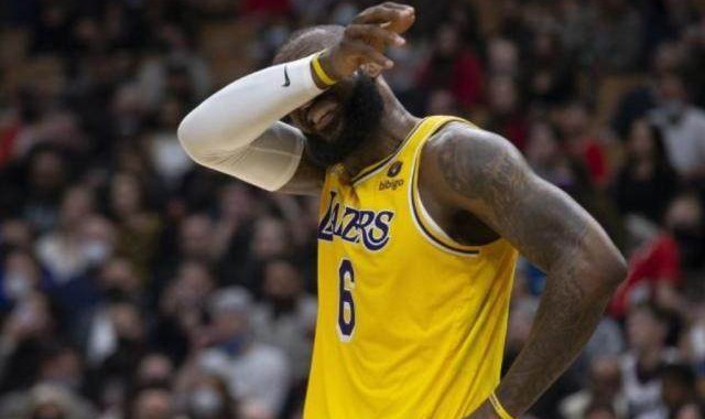 KOK体育-多项里程碑等待詹姆斯 湖人却在生死线上挣扎